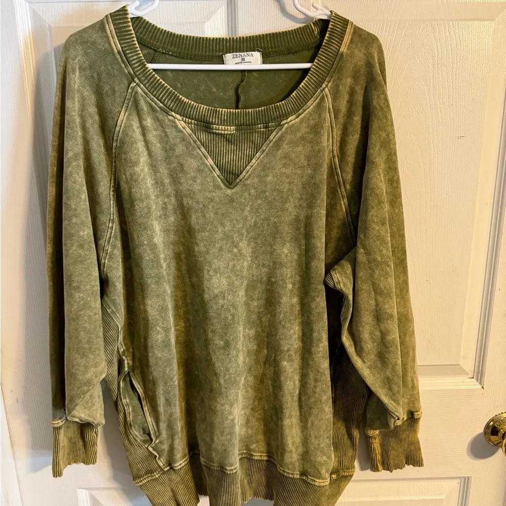 Zenana Outfitters Olive Green Top - Picture 1 of 4